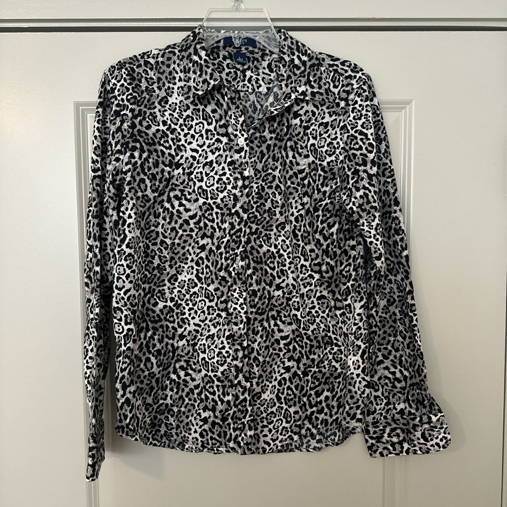 Chaps cheetah / snow leopard print button down